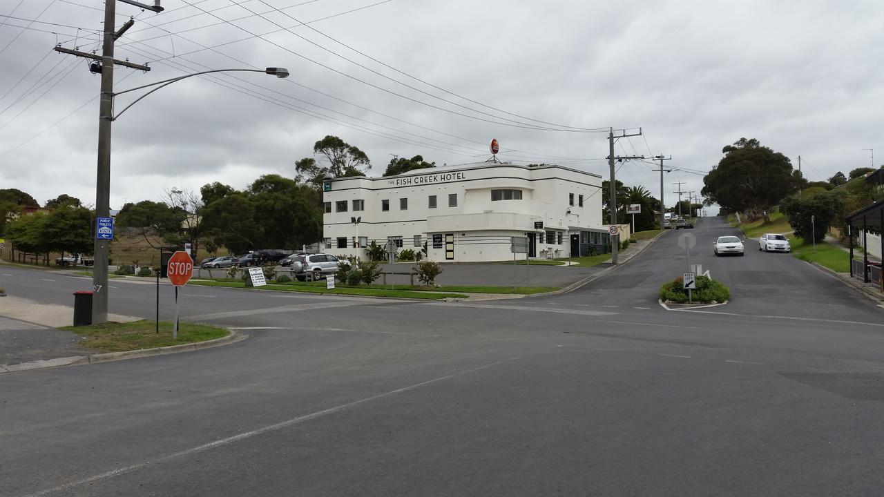 Fish Creek Hotel Exterior foto
